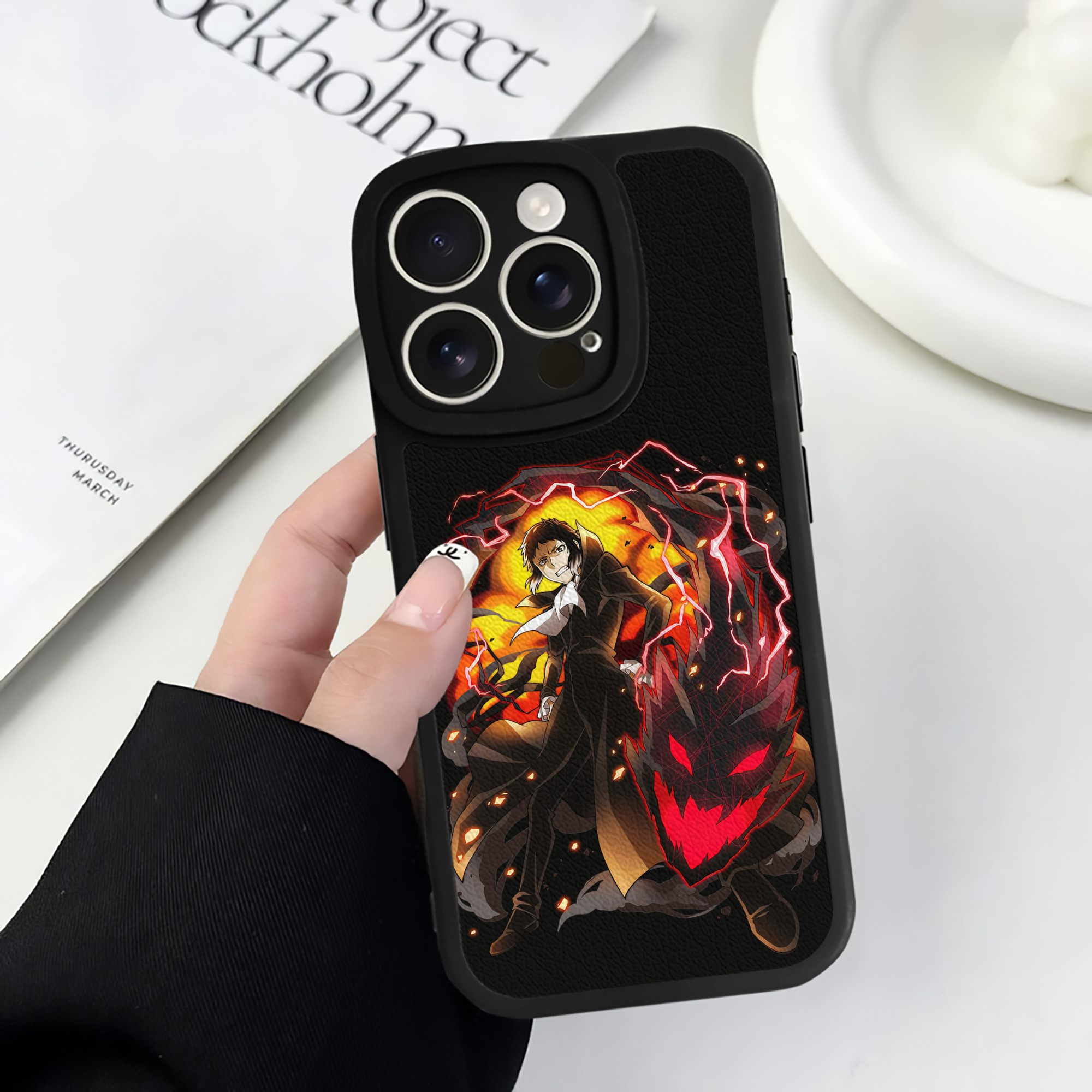 （画像用） 文豪ストレイドッグス Bungo Stray Dogs 【iPhone 16シリーズ対応】シリコンスマホケース（レザー調） 材質：シリコン